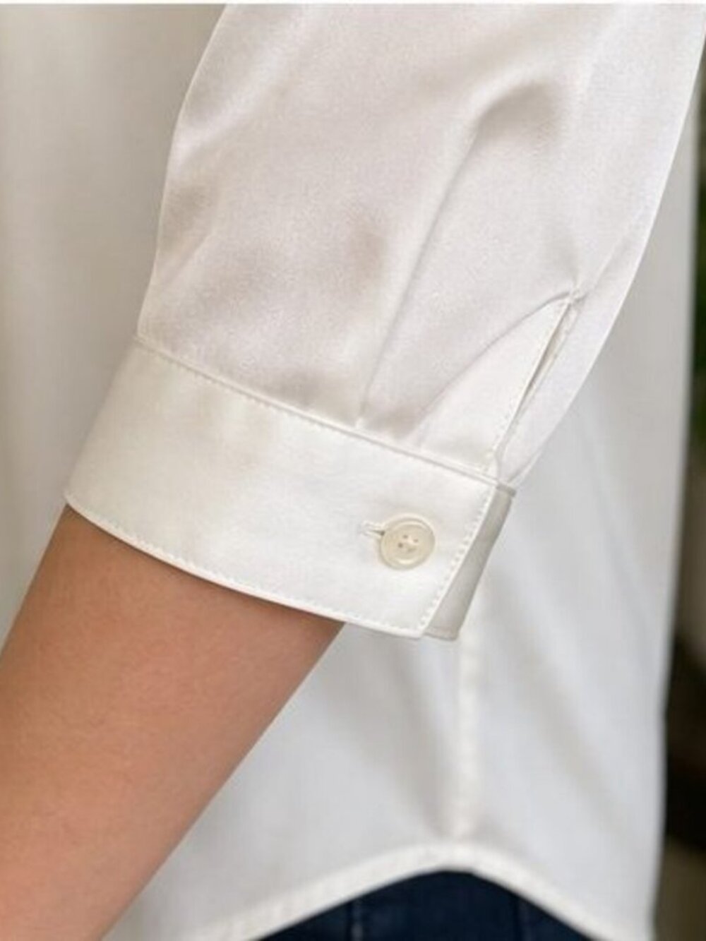Ivory V Neck Top - Picture 5 of 6